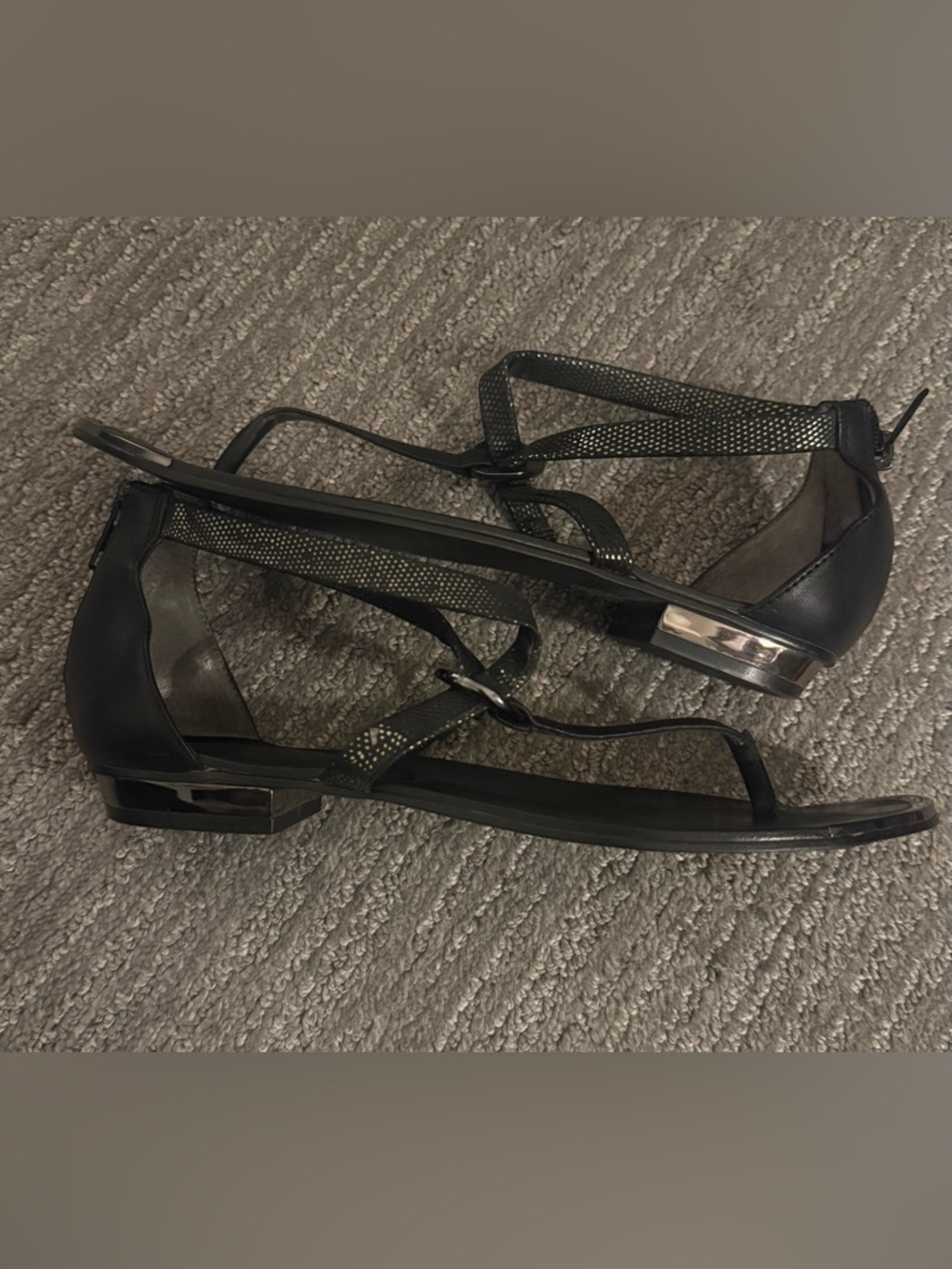 Arturo Chiang Black T-Strap Sandals with Metallic Accents sz 8.5 - Picture 7 of 7